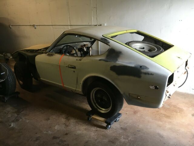 DATSUN 240Z 1970 + 1972 PROJECT CARS WITH LOTS OF EXTRA PARTS - Classic